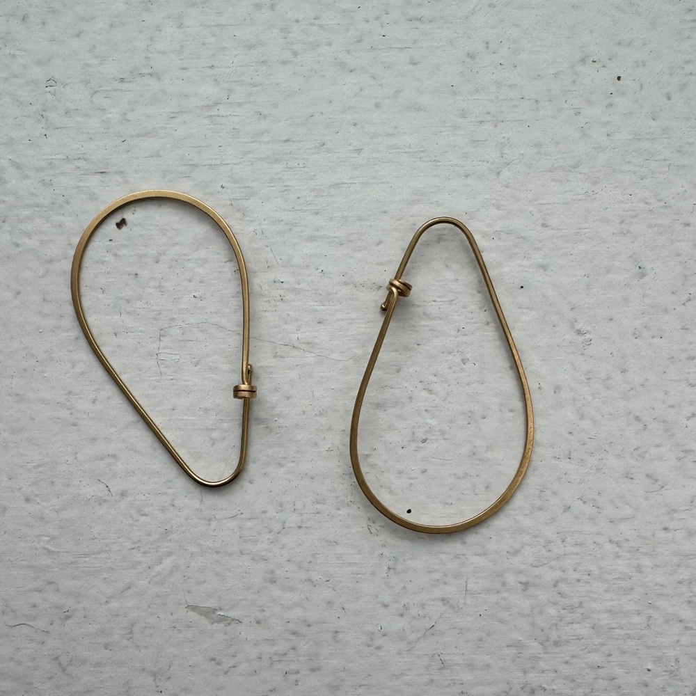 Teardrop earrings.